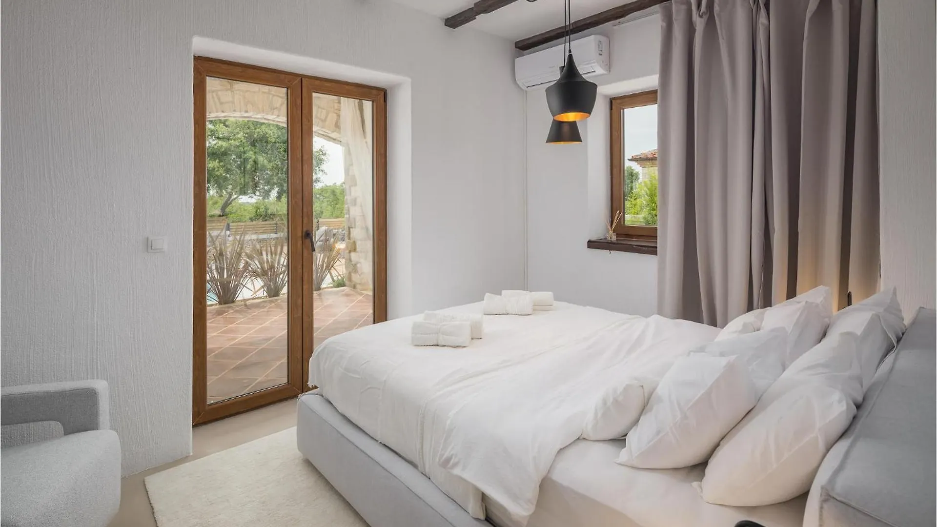Holiday home Amazing Home In Cabrunici With Jacuzzi