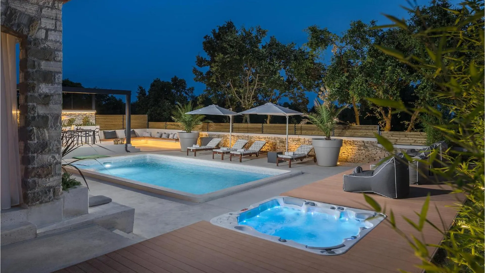 Holiday home Amazing Home In Cabrunici With Jacuzzi