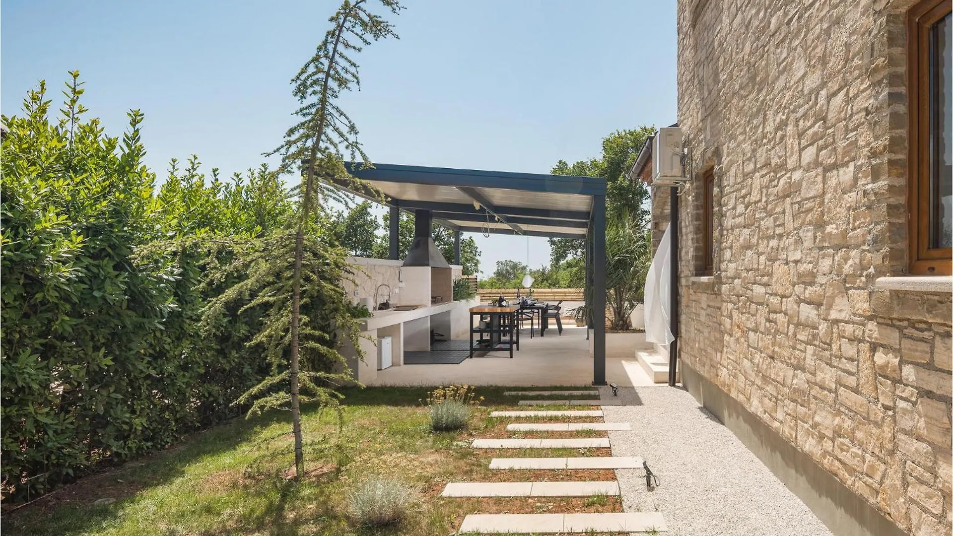 Amazing Home In Cabrunici With Jacuzzi 0*,  Croatia