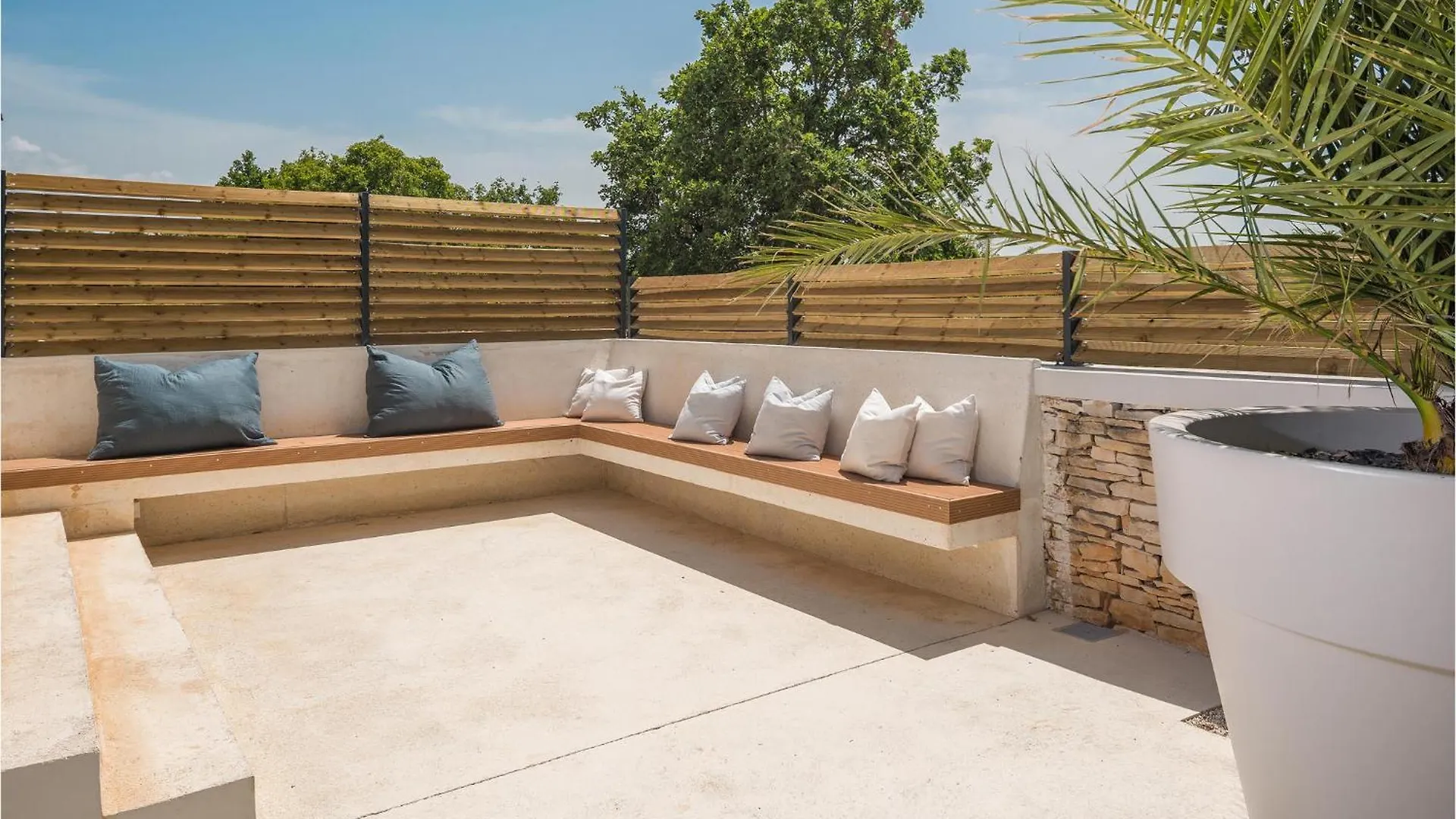 Amazing Home In Cabrunici With Jacuzzi