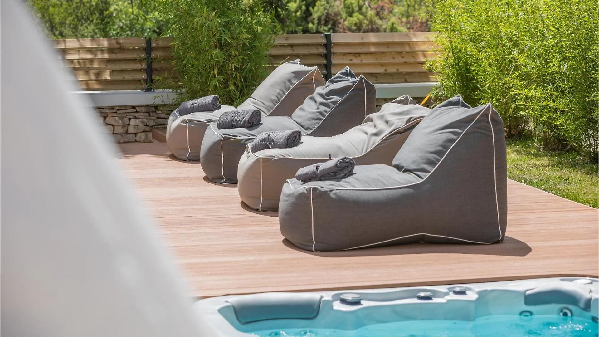 Amazing Home In Cabrunici With Jacuzzi Holiday home