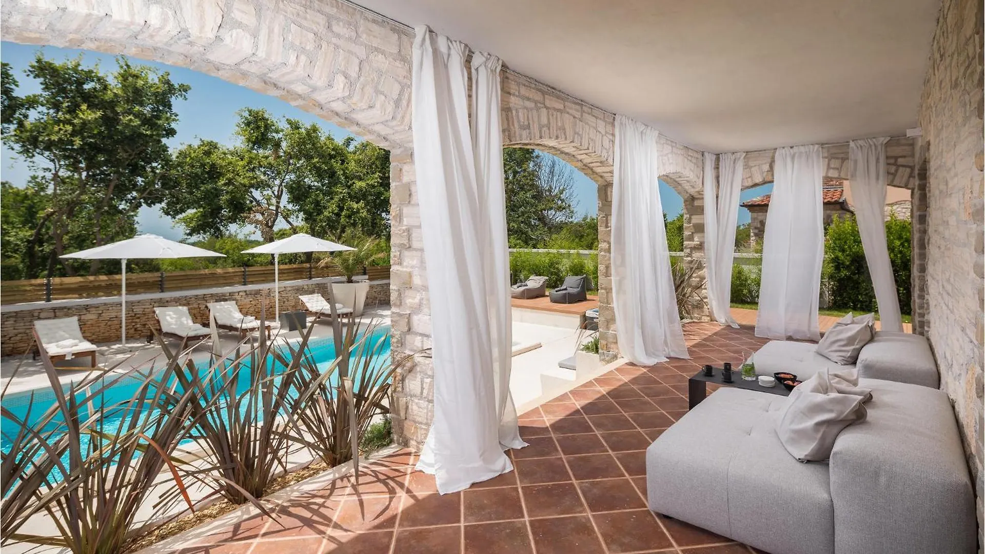 Amazing Home In Cabrunici With Jacuzzi 0*,  Croatia