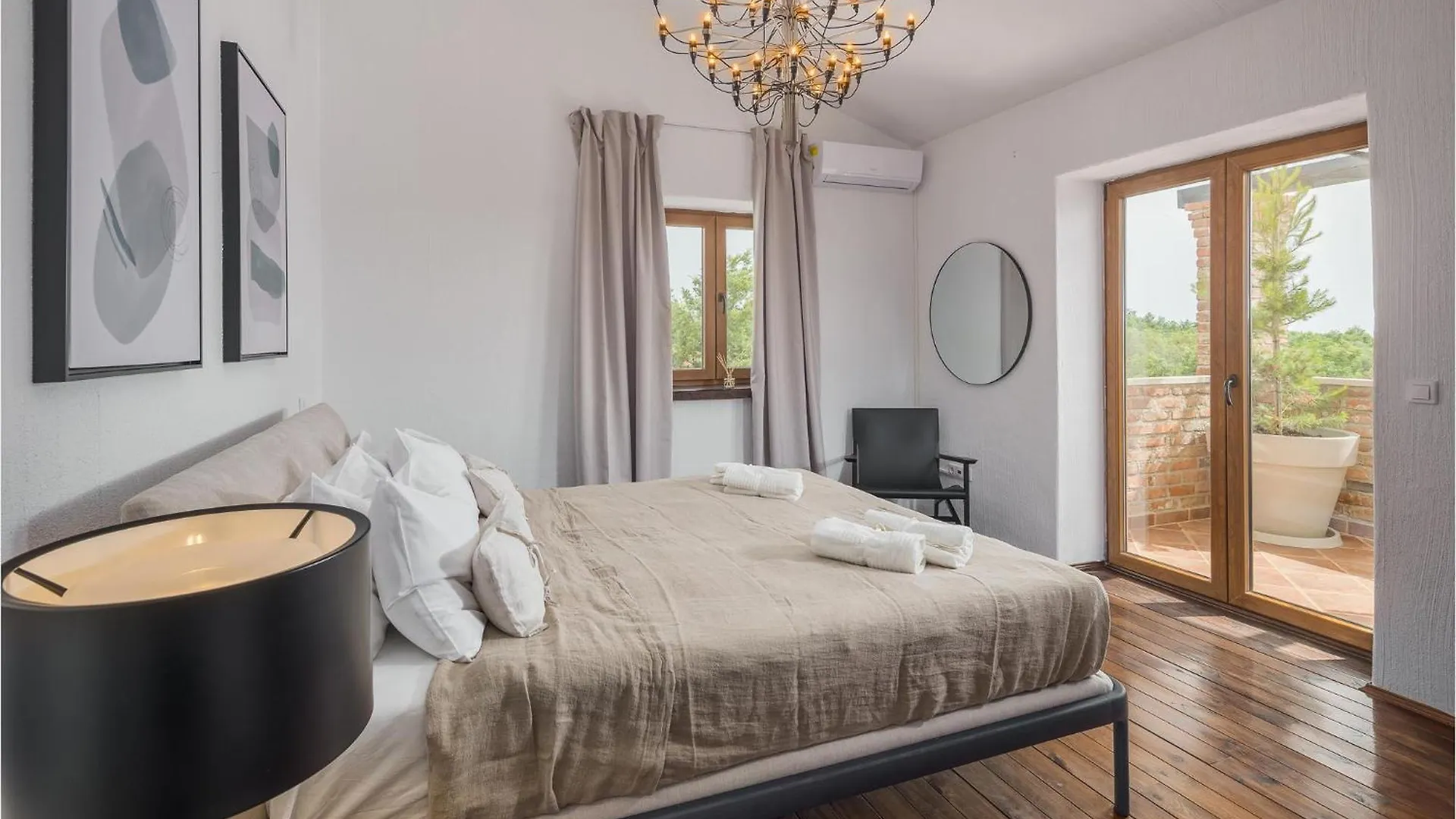 Amazing Home In Cabrunici With Jacuzzi